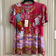 Women’s Floral Print Blouse With Flutter Sleeves By Johnny Was Brand, Size Medium. See Measurements For Specifics On Size! Self - 95% Viscose/5% Spandex And Machine Washable! Rounded Neckline Flutter Sleeves Floral Print With Tie Dye New With Tags! Pink Bohemian Tops For Spring, Summer Pink Flutter Sleeve Tops, Pink Flutter Sleeve Casual Top, Pink Fitted Top With Flutter Sleeves, Fitted Multicolor Flutter Sleeve Tops, Pink Fitted Blouse With Flutter Sleeves, Pink Flowy Short Sleeve Top, Pink Bohemian Flowy Top, Pink Flowy Bohemian Tops