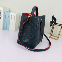 BRC Fashion Lu-Vi Bags - 13157 A+ Excellent Quality copies; Contact us if you've any questions in your mind. Luxurious Bags, Bv Bag, Trendy Tote, Debit Cards, Top Collection, Lv Bag, Cute Bag, Bags Shoes, Bag Tags