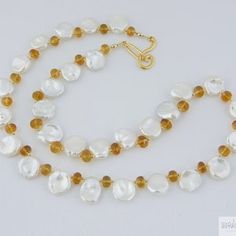 Граненый медовый цитрин с пресноводным жемчужным ожерельем | Etsy Luxury High Luster White Pearl Necklace, White Pearl Necklace With Gemstone, White High Luster Pearl Necklace For Anniversary, White Baroque Pearl Jewelry With Gemstone, White Baroque Pearl Necklace With Gemstone, White Pearl Necklace With High Luster For Anniversary, Pearl Briolette Jewelry With Gemstone Beads, Luxury White Baroque Pearl Jewelry, White High Luster Round Beaded Necklaces