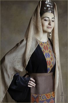 Տարազ - Traditional Armenian clothing Photo by Photo Atelier Marashlyan Retro https://www.facebook.com/pages/Photo-Atelier-Marashlyan-Retro/359760120820212 Bio Ideas, Folk Dresses, Turkish Beauty, Traditional Fashion