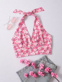 Halter Tops Outfit, Womens Halter Tops, Crop Top Outfits, Fashion Dresses Casual, Flower Tops, Girls Fashion Clothes, Trendy Tops, Fashion Tops