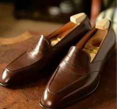 Men+Shoes    100%+Handmade    Upper+made+with+Cow+Leather    Lining+made+with+Cow+Leather    Sole+made+with+Cow+Leather    Heel+made+with+Cow+Leather    Custom+Size+and+Design+Option+Available+    Ship+through+Express+shipping+option+    Handling+time+7-10+days. Yohei Fukuda, Leather Loafers For Men, Loafers Dress, Mens Leather Loafers, Dress Shoes For Men, Dress Business, Loafers For Men, Bespoke Shoes, Handmade Boot