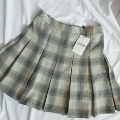 New Plaid Green Skirt. Discount For Bundles Sizes Available (1) S (1) M Mint Plaid Skirt, Beige School Skirt For Spring, Beige Skirt For School In Spring Season, Beige Skirt For School In Spring, Green Plaid Skirt Outfit, Black Plaid Skirt, Green Plaid Skirt, Green Pleated Skirt, Plaid Skirt Outfit