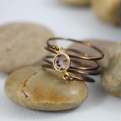 Diy Jewelry Rings, Swarovski Crystal Rings, Bijoux Fil Aluminium, Pink Swarovski, Wire Ring, Diy Wire Jewelry, Diy Rings, Homemade Jewelry, Wire Rings