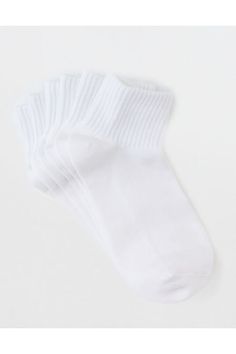 3-pack/A sporty, shorter crew sock with a 6" height Flower Socks, Floral Socks, White Socks, White Sock, Perfect Shoes, Ankle Socks, Crew Socks, American Eagle Outfitters, Juice