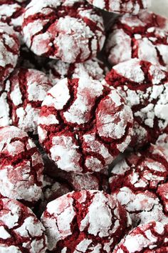 red velvet crinkle cookies with powdered sugar on top