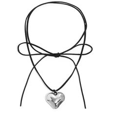 Express your unique style with our DIY Heart Choker. Create the perfect accessory with adjustable chains for women. Affordable women's jewellery and ccessories at Vestes Novas Jewelry Goth, Pendant Choker Necklace, Pendant Choker, Heart Choker, Women Diy, Big Heart, Girls Hair Accessories, Necklace For Women, Chains Jewelry