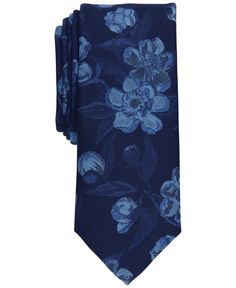 Designed with a skinny| two-inch blade to help you capture of-the-moment style| Bar Iii's floral tie puts the finishing touch on your formal look when it's time to suit up for your next event Mens Floral Tie, Man Bars, Suit Tie, Slim Tie, Suit Up, Navy Fashion, Formal Looks, Suit And Tie, Tie And Pocket Square