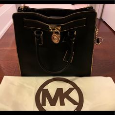 Black Michael Kors Purse/Bag. Summer Purses, Monogram Tote Bags, Bags Michael Kors, Carryall Tote, Reversible Tote, Blue Tote, Michael Kors Purse, Monogram Tote, Navy Leather