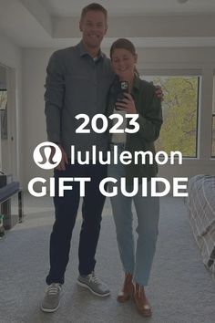 The best lululemon gift ideas for everyone on your list! Featuring the most popular leggings for women, the best men's joggers and cozy athleisure wear for the whole family. Whether you're shopping for family and friends or looking for something to add to your own list, you'll find the best lululemon gifts of 2022 here. Size and fit guide included. Best Mens Joggers, Cozy Athleisure, Lululemon Gifts, Scuba Sweatshirt, Popular Leggings, Gifts 2023, Gift Ideas For Everyone