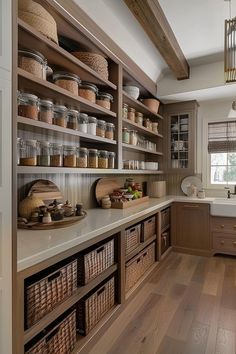 Transforming your kitchen pantry into a farmhouse-style haven isn't just about utility but creating a space that exudes charm and warmth. Imagine the elegance #pantry #storage #ideas Dream Pantry, House Pantry, Organized Kitchen, Kitchen Pantry Design, Butler Pantry