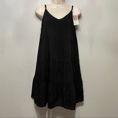 Womens Empire Waist Dress Black V Neck Tiered Summer Spaghetti Strap Viscose Sm Brand: Kirundo Size: Small Color: Black Condition: New With Tags, Nwt Description: Adjustable Straps And A 90s Y2k. Feel. Perfect Mini Spaghetti Strap Summer Dress That Features V-Neck With Tiered Flounce. 100% Viscose Perfect Dress That Can Go From Casual To Career Or Maternity. Approximate Measurements: Bust: 35” Adjustable Straps: 6-12” Total Length: 33-36” Black Mini Sundress With Adjustable Straps, Black Cami Sundress For Summer, Black Mini Dress With Adjustable Straps For Vacation, Black Cami Sundress For The Beach, Black Cami Dress For Vacation, Black Sundress With Adjustable Straps For Brunch, Black Sundress With Adjustable Straps, Black Summer Dress With Adjustable Straps, Black Cami Dress For Beach