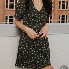 In Perfect Condition Smoke Free & Pet Friendly Home Bundle To Save $$$ Everything With A Butterfly Emoji Is 5 Items For $30 Everything With A Sun Emoji Is 7 Items For $25 Or 3 For $13 10 + New Listings Everyday Cute V-neck Dresses For Fall, Chic Mid-length Ditsy Floral Print Dress, Chic Floral Short Sleeve Dress For Date Night, Chic Floral Dress For Date Night With Short Sleeves, Cute Fitted Midi Dress For Brunch, Spring Mini Length Dress For Date, Spring Date Mini Dress, Cute Green V-neck Mini Dress, Spring Mini Dress For Date