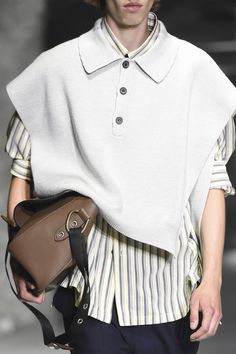 Lanvin Spring 2019 Menswear Fashion Show Details: See detail photos for Lanvin Spring 2019 Menswear collection. Look 51 Fashion 101, Knitwear Men, Mode Inspo, 가을 패션, Outfits Casual, Womens Fashion Trends, Fashion Details, Primavera Estate, Lanvin