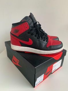 Air Jordan 1 Retro High Og Bg Bred 2013 Sneakers Nike Size 6y Black Varsity Red Wings Logo, Black Wings, Air Jordan 1 Retro High Og, Air Jordan 1 Retro High, Air Jordan 1 Retro, Red Accents, Jordan 1 Retro High, Jordan 1 Retro, Air Jordan 1