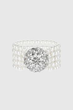 This sumptuous piece of jewelry features a retro-elegant yet slightly modern style that complements the lavish garments, reminiscent of the roaring 1920s. Features: High quality Austrian crystals and imitation pearls Five strand design 5.5 inch / 14cm in diameter 8mm pearls 1920 Accessories, Roaring 20s Jewelry, 20s Jewelry, Roaring 1920s, 1920s Jewelry, Your 20s, 1920s Flapper, Roaring 20s, Austrian Crystal