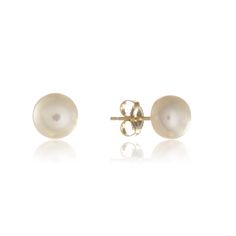 Our pretty, white Freshwater Pearl Stud Earrings will soon become your trusted sidekick, to be worn everyday. Pearls naturally reflect the light and do wonders for the complexion - the ultimate accessory if you need a boost. These earrings are extremely easy to wear as they go with absolutely everything. Bliss. Legend has it that Cleopatra drank a pearl dissolved in wine to prove her love for Marc Antony... Hmm, we definitely wouldn't recommend that - far better to wear them instead. These hugel Everyday White Round Pearl Earrings, Classic White Pearl Earrings For Pierced Ears, Elegant Everyday Cream Earrings, Russian Wedding Ring, Classic Pearl Earrings, Pure Soap, Gold Stud Earrings, Sell Gold, White Freshwater Pearl