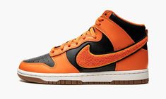 Retro Basketball Shoes, Orange Shoes, Nike Dunk High, Orange Leather, Hot Shoes, Black Nylons, Nike Dunks, Black Nikes, Black Leather