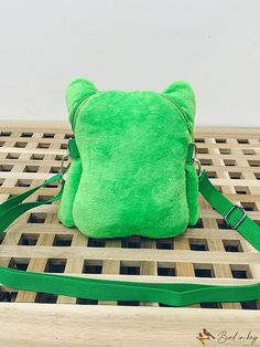 BirdinBag - Charming Frog Plush Crossbody Bag Frog Cartoon, Frog Plush, Novelty Bags, Word Wrap, Diy Supplies, Bag Bag, Green Bag, Polyester Material, Crossbody Bag