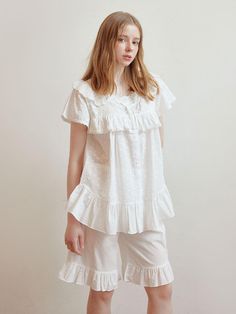 Composition : 100% cottonColor : WhiteCountry of Origin : Republic of Korea Cotton Tops With Floral Embroidery For Daywear, White Casual Sets With Lace Trim, Spring Sets With Lace Trim And Short Sleeves, White Cotton Sleepwear For Spring, Spring Short Sleeve Set With Lace Trim, Spring Short Sleeve Sets With Lace Trim, Casual Cotton Ruffled Sets, Casual Cotton Ruffle Sets, Casual Cotton Sets With Ruffles