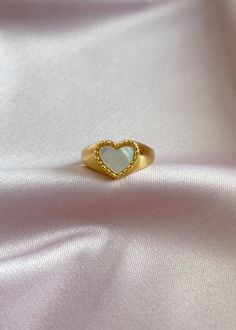 Pearl heart ring Heart Ring Aesthetic, Gold Jeweled Heart Jewelry, Gold Ring Heart, Heart Jewellery, Rings Aesthetic Heart, Pearl Heart Ring, Gold Pearl Heart Earrings, Vintage Heart Jewelry, Gold Heart Ring