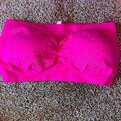 New Without Tags Pink And Gold Bra Top Has Cups Inside Measures Small/ Medium 22 In Around Whole Piece Has Plenty Of Stretch To It Gold Bra, Bandeau Bra, Bra Top, Pink Gold, Bra Tops, Women's Intimates, Pink And Gold, Pink Ladies, Glitter