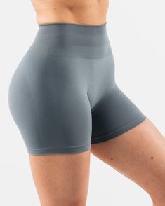 HIGHLIGHTS. Seamless knit 3" - 4.5" inseam High compression waistband Stitched special edition logo FIT SUGGESTION. This item runs true to Alphalete's standard seamless fit.. We recommend sizing up for a comfortable fit. Kate is 5’5”/165cm, wearing a size S. with 41"/104.1cm hips and 27.5”/70cm waist.. MATERIALS AND WASHING DIRECTIONS. 51% Polyamide, 38% Polyester, 11% Elastane. We recommend washing inside-out on a cold setting. Hang to dry DESCRIPTION With the same tried and true amplify fabric Gray Seamless Training Bottoms, Gray Compression Seamless Activewear, Gray Compression Activewear With Seamless Construction, Fitted Gray Seamless Activewear, Medium Support Gray Seamless Activewear, Gray Seamless Medium Support Activewear, Gray Activewear With Seamless Construction And Medium Support, Gray Seamless Activewear With Medium Support, Compressive Seamless Gray Activewear