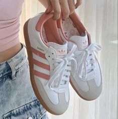 Sambas Adidas Women, Pretty Sneakers, Diy Sneakers, Shoes Aesthetic, Back To School Shoes, Trendy Shoes Sneakers, Preppy Shoes, Pretty Shoes Sneakers, All Nike Shoes