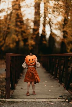 Pumpkin Patch Photoshoot, Photo Halloween, Toddler Photoshoot, Pumpkin Pictures, Toddler Photos, Pumpkin Costume