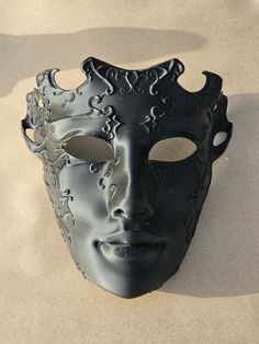 This unique Venice mask offers the perfect opportunity to unleash your creativity! Whether for Halloween costumes or special events, you can personalize this mask by painting it in your favorite colors. Made from high-quality PLA material, it is available in standard black or white, but you can also request custom colors in your order! Each mask comes with an adjustable band for a comfortable fit. For custom sizing requests, feel free to contact us. Inspired by the iconic Venetian masks dating b Halloween Accessories Diy, Horror Mask, Venice Mask, Horror Masks, Venetian Masks, Mask Diy, Diy Mask, Costume Hats, Halloween Accessories