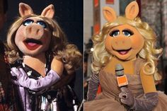 the muppets and miss piggy are talking to each other in front of microphones