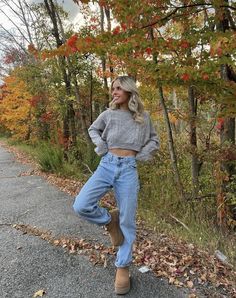 #fall #fallfashion #sweater #sweaterweather #winter #aesthetic Uggs Outfits, Stile Blair Waldorf, Adrette Outfits, Thanksgiving Outfit Ideas, Cute Thanksgiving Outfits, Look Adidas, Fest Outfits, Estilo Indie, Thanksgiving Outfits