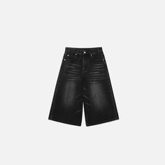 Front view of the Wide-Leg Black Denim Shorts in a gray background 90s Aesthetic Fashion, Denim Jorts, 90s Hip Hop Fashion, 2000s Clothes, School Collection, Estilo Hip Hop, Aesthetic Look, Y2k Outfits, Hip Hop Fashion