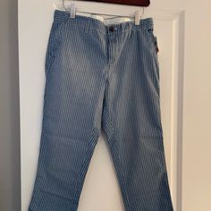 Size 4 Gap Cotton Tapered Leg Jeans, Gap Denim Blue Summer Bottoms, Summer Gap Denim Blue Bottoms, Summer Denim Blue Gap Bottoms, Gap Relaxed Fit High Rise Bottoms, Gap High Rise Relaxed Fit Bottoms, Gap High-rise Relaxed Fit Bottoms, Gap Denim Blue Cotton Bottoms, Light Wash Cropped Leg Work Pants