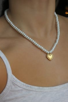 18k Gold Plated Stainless Steel Length: 40cm + 5cm Pendant: 1.46cm Pearl Heart Necklace, Pearl Heart, Heart Necklace, 18k Gold, Gold Plate, Plating, Stainless Steel, Pendant, Gold