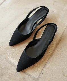 Suede Kitten Heel – Jenni Kayne Red Suede Heels, Black Block Heels, Jenni Kayne, Black Stilettos, Kitten Heel Pumps, Leather Mary Janes, Slingback Sandal, Kitten Heel, Leather Chain