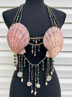 Handmade real shell costume top, best fits bust sizes A-C, not water safe, can add chain to fit band size Sea Shell Outfit, Mermaid Top Aesthetic, Dark Siren Costume, Shell Outfit, Mermaid Top Costume, Siren Cosplay, Sea Shell Bra, Mermaid Shell Top, Mermaid Bra Top