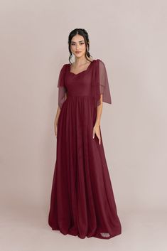 Model: Saije; Size: 4 Wedding Parties Colors, When You Leave, Mom Wedding, Bridesmaid Dress Colors, Flowing Skirt, Colorful Party, Pink Summer, The Dance, Fabric Shop