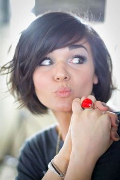 Some day I'll do this again. Edgy Bob, Hair Makeover, Cute Hairstyles For Short Hair, Short Haircut, Hairstyles For Round Faces, Long Bob, Nail Arts