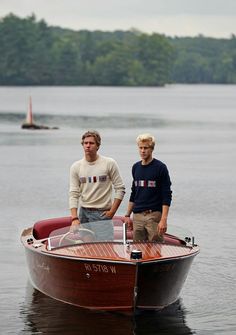 Street Style Jeans, New England Prep, Style College, Preppy Boys, Preppy Mens Fashion, Preppy Men, Ivy League Style, Ivy Style, Prep Style