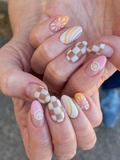 pastel brown and pink cute design fall nail designs Checkered Nails, Retro Nails, Cute Simple Nails, Plaid Nails, Cute Nails For Fall, Smink Inspiration, Summery Nails, Fall Acrylic Nails, Makijaż Smokey Eye