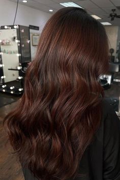 Brown Hair Red Undertones, Chocolate Red Hair, Dark Red Hair With Brown, Redish Brown Hair, Brown Auburn Hair, Copper Brown Hair, Brown Hair Trends