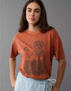 AE Oversized Halloween Graphic T-Shirt Skeleton Graphic, White Jeans Men, Halloween Graphic Tees, Halloween Long Sleeve, Halloween Graphic, Free Jeans, Skeleton Halloween, Halloween Skeleton, Graphic Tops