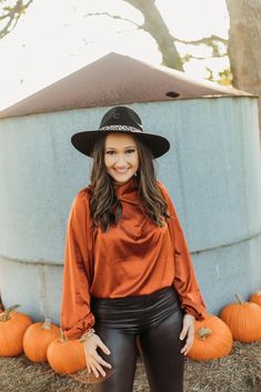 This adorable new Charlie 1 Horse hat is the perfect statement piece for the upcoming seasons! The Sidewinder Hat by Charlie 1 Horse features wool felt material, a pinched front rancher style profile, a 3 3/4 inch wide flat brim, and a crown that measures 4 1/4 inches. The hatband is a trendy leopard band, silver concho and topped off with a leather feather. This genuine Charlie 1 Horse hats bears the brand "C," a sign that you are getting a quality made authentic Charlie 1 Horse hat. Please not Charlie Horse Hats Outfit, Hat Outfits Winter, Charlie Horse Hats, Winter Hat Outfit, Charlie 1 Horse Hat, Charlie Horse, Giddy Up Glamour, Felt Material, Outfits With Hats