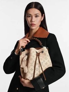 Gender: Women Brand: LOUIS VUITTON Product Name: Shoulder bag cross bag Muria cream M55801 Bags Alora Code: 75984150 Origin: Italy Designer Style ID M55801 Lv Shoulder Bag, Cross Bag, Louis Vuitton Shoulder Bag, Designer Style, Product Name, Blue Jacket, Chain Bags, Handbag Backpack, Women Brands