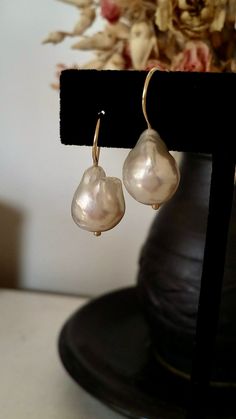 Baroque Pearl Hanger Earring Classic Teardrop Baroque Pearl Earrings, Teardrop Baroque Pearl Earrings For Pierced Ears, Classic Handmade Pear-shaped Pearl Earrings, Handmade Classic Pear-shaped Pearl Earrings, Pear-shaped Gold Pearl Earrings, White Baroque Pearl Teardrop Earrings, Baroque Pearl Drop Teardrop Earrings, Teardrop Baroque Pearl Drop Earrings, White Teardrop Baroque Pearl Earrings