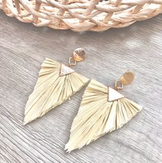 Bring Summer to YOU!! Oversized + BOLD, the Palm Leaf LaLa Earrings will have you glowing with confidence. Best paired with your favorite kimono or summer maxi dress. Everyone will be asking all about your earrings. INGREDIENTS: -gold plated post -eco-friendly fiber made from palm leaves MEASUREMENT: -2 1/4" Summer Vacation Tassel Earrings, Bohemian Tassel Earrings For Summer Vacation, Trendy Summer Tassel Earrings For Beach, Summer Beach Tassel Earrings, Summer Vacation Tassel Drop Earrings, Summer Beach Dangle Tassel Earrings, Summer Tassel Earrings Gift, Gold Tassel Earrings For Beach In Summer, Gold Tassel Earrings For Beach Summer