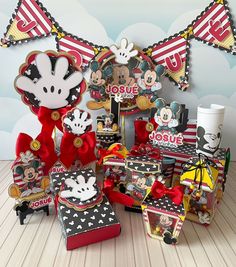 the mickey mouse party is ready to be eaten and put on display for everyone to enjoy