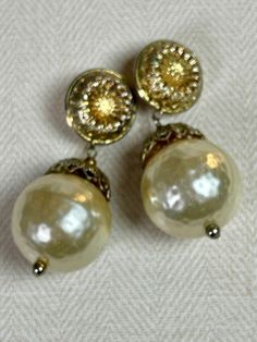 "Very beautiful vintage earrings with clip ons Sparkling and nice earrings They are one of a kind.... Very nice vintage unusual earrings total length approx. 7 cm / 2.75\" The round shimmering globe has a diameter of approx. 2.5 cm / 0.98\" These are rare to find ..." Unique Clip-on Drop Earrings, Elegant Metal Earrings For Vintage Events, Elegant Formal Earrings With Vintage Charm, Elegant Vintage Charm Earrings For Wedding, Elegant Vintage Charm Earrings For Formal Occasions, Elegant Vintage Charm Wedding Earrings, Vintage Round Clip-on Jewelry, Round Vintage Clip-on Jewelry, Handmade Clip-on Earrings For Wedding