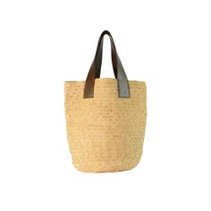 “El viajero” Soft And Flexible Woven Straw Bag 100% Toquilla Straw. This material is known for its quality and beauty. Each bag is entirely hand-made, from the straw dye to the weaving of the bag. Elevate your summer style with our "El viajero" Soft And Flexible Woven Straw Bag. Handmade with toquilla straw, this bag effortlessly carries all your essentials while exuding a taste of luxury. Lightweight and versatile, it's the perfect accessory for any occasion. -Measurements: Height: 39 cm Width: Luxury Straw Bag With Leather Handles For Daily Use, Luxury Beige Straw Bag For Travel, Top Handle Jute Bag With Woven Leather, Natural Jute Top Handle Bucket Bag, Woven Leather Top Handle Jute Bag, Luxury Natural Woven Crochet Bag, Beige Handwoven Top Handle Bucket Bag, Luxury Natural Straw Bag For Vacation, Eco-friendly Woven Leather Bucket Bag